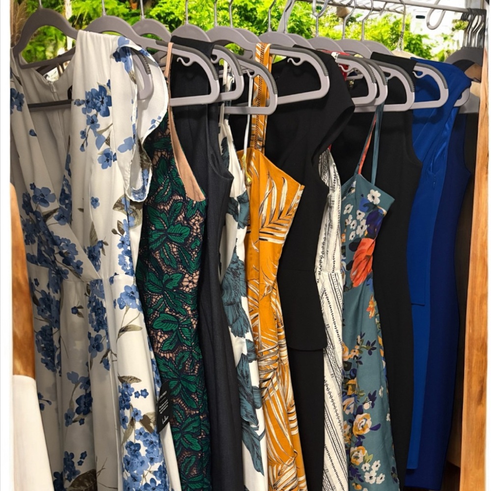 SEE 👀 Your Favorite Color/Style Dress? Search my Closet, Send me an OFFER!!